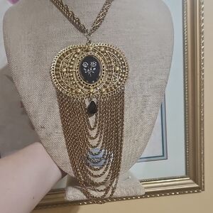 Vintage  Goldtone  and Black Glass Intaglio Cameo Flower Pendant  Necklace